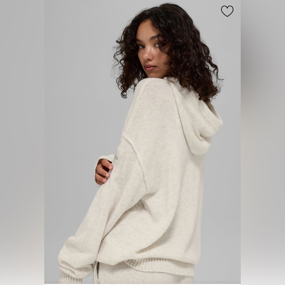 Alo Yoga NWT New Class Cashmere Hoodie Bone Heather Kangaroo Pocket S Oversized